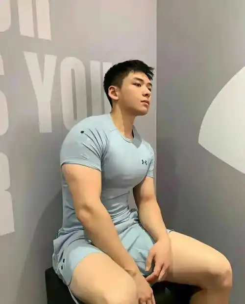 肌肉的魅力:为何健美身材让男人更加迷人_锻炼_男性_外表