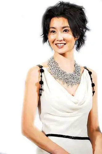 张曼玉暂未表态