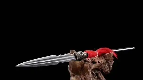 四川成都发现赵云墓,一杆龙胆亮银枪吹发可断,千年来无人敢盗掘