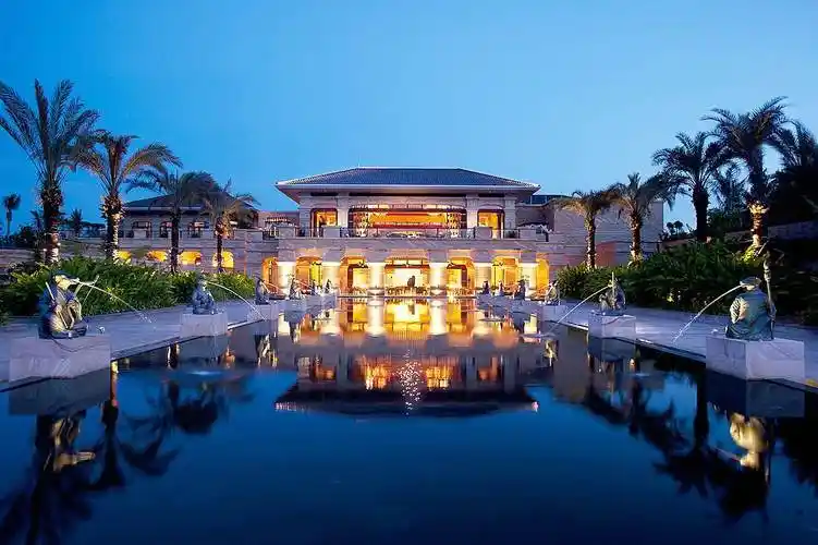 国内第一座7星级酒店,总耗资高达36亿,却不在北京也不在上海