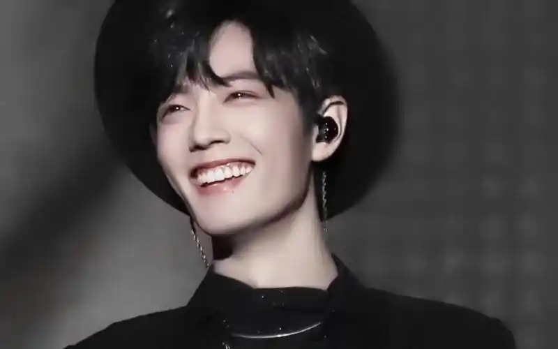 【肖战reaction】舞台 一笑倾城,醉梦虾生