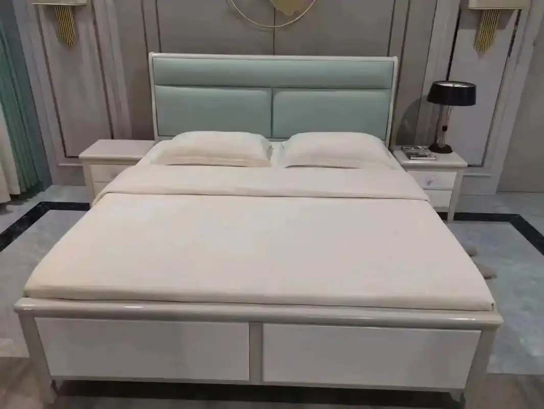 配5公分橡木床边做工非常的漂亮照片拍不出实物的完美