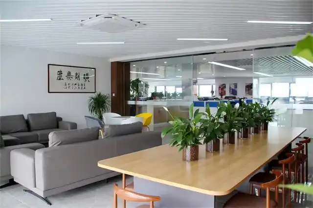 高教文化公司办公室装修实景图