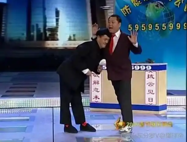 费莱尼对张琳芃犯规跟赵本山小品对比;14场比赛8场靠裁判获利|上港