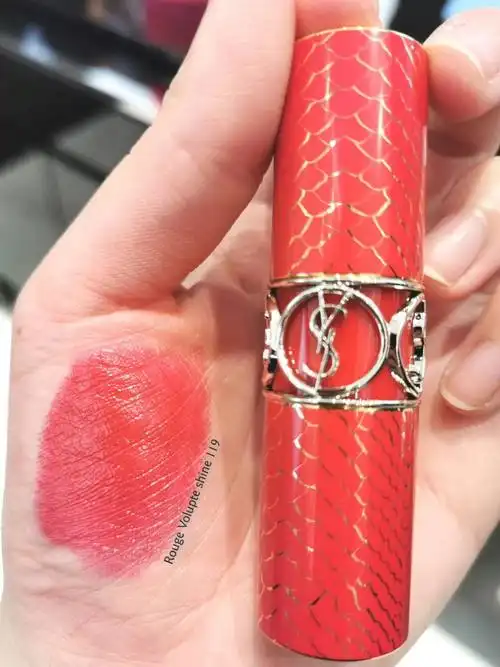 ysl 鳄纹圆管_圣罗兰怎么样_rouge_情人节去哪玩_质地_水润_鳄鱼纹_美