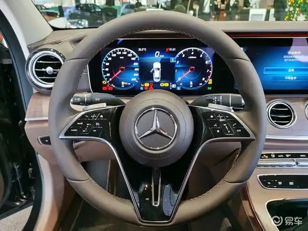 奔驰e级方向盘_起步