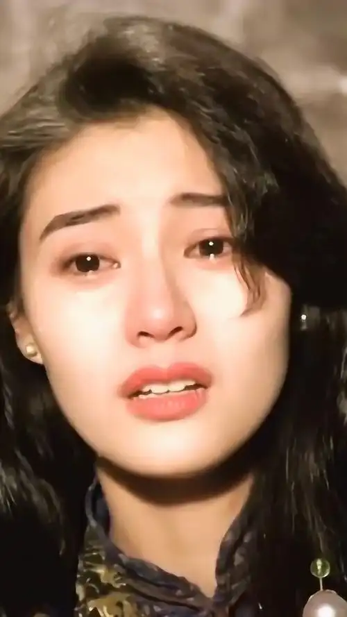 美女们流泪哭泣,你们看着心疼吗?楚楚可人我看的心都碎了