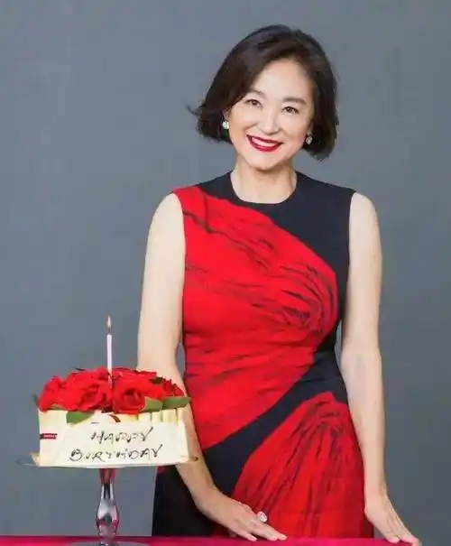 林青霞被出轨,66岁结束24年婚姻,近照曝光惊呆众人:余生请为自己而活!