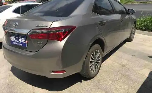 丰田 卡罗拉 1.2t 手动 gl-i真皮版 香槟色 手动挡