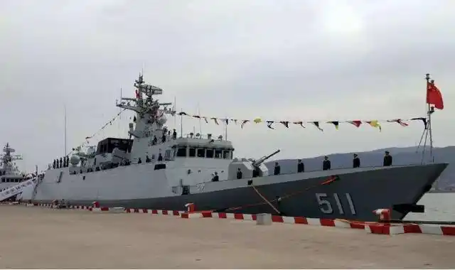 056护卫舰已经刷上海警字样511保定舰或成首艘海警版小动物