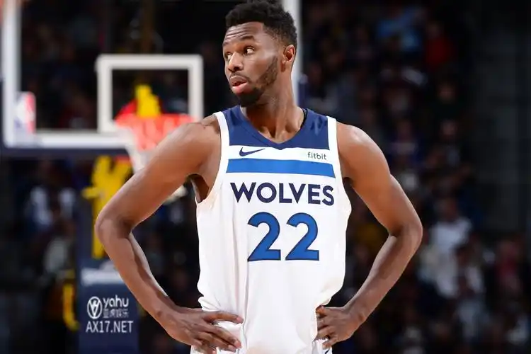 安德鲁·威金斯批勇士战袍首战表现令人高兴,勒布朗·詹姆斯关键后撤