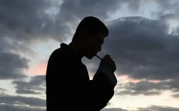 男性保健要遵循什么原则?男人吸烟有哪些危害?[图]