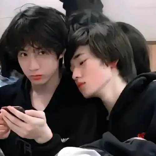 文轩#甜蜜皂片啊太养眼啦99时代少年团壁纸超话#时代少年团