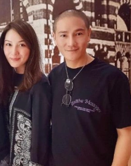 丁子峻为老婆庆生,丁子高一家三口同框,太太颜值不输弟媳杨千嬅_腾讯