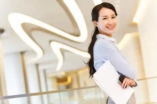 我们生活中总能看到许多优秀的女性,她们有着各自的事业和梦想,用她们