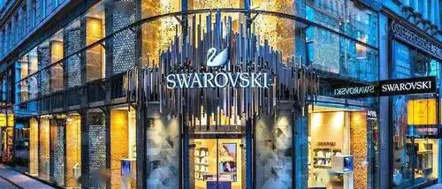 施华洛世奇,天鹅"陨落"_门店