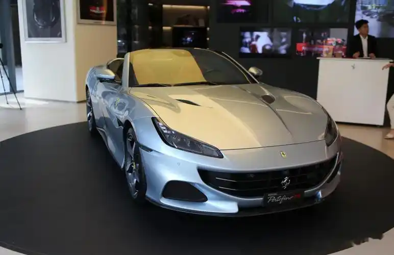 法拉利portofino是一款令人印象深刻的超级跑车,以下是我对它的主观