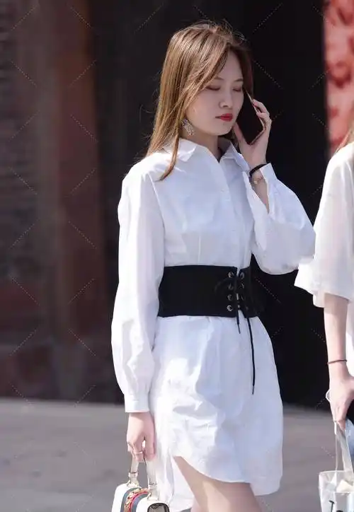 原创纯白色衬衫裙搭配黑色腰封精致时尚又飒又美的清爽淑女装