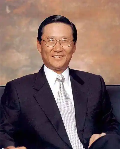 中国百富榜发布!深挖香港这些富豪的学历..._李兆基