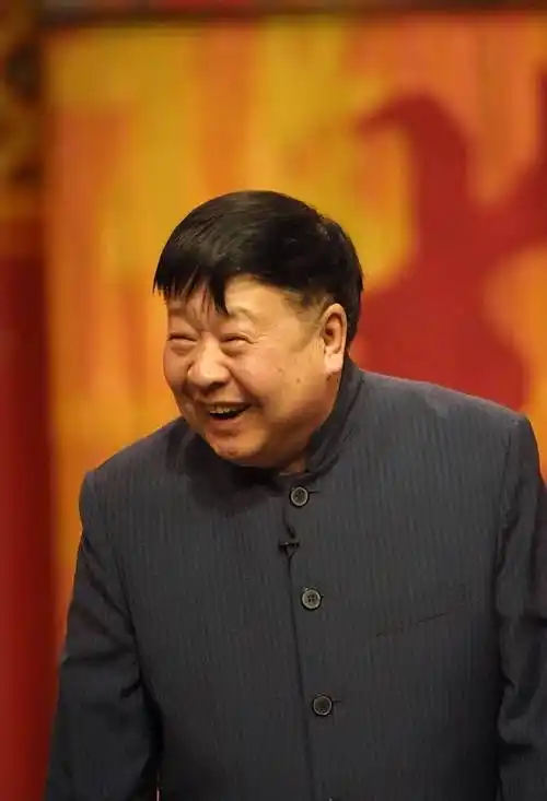 马季去世18年,遗孀于波坚守故居,马东和媳妇撑起她的晚年生活_相声