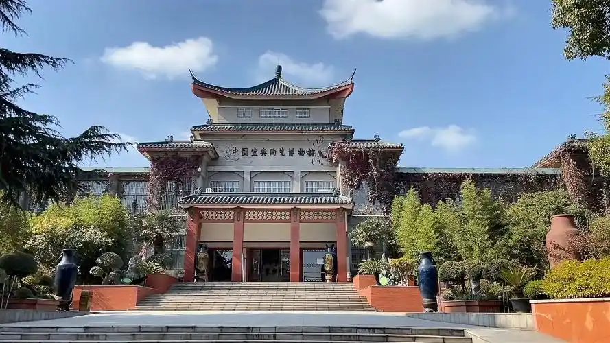 宜兴中国陶瓷博物馆,展示着宜兴历代制陶大师精华作品