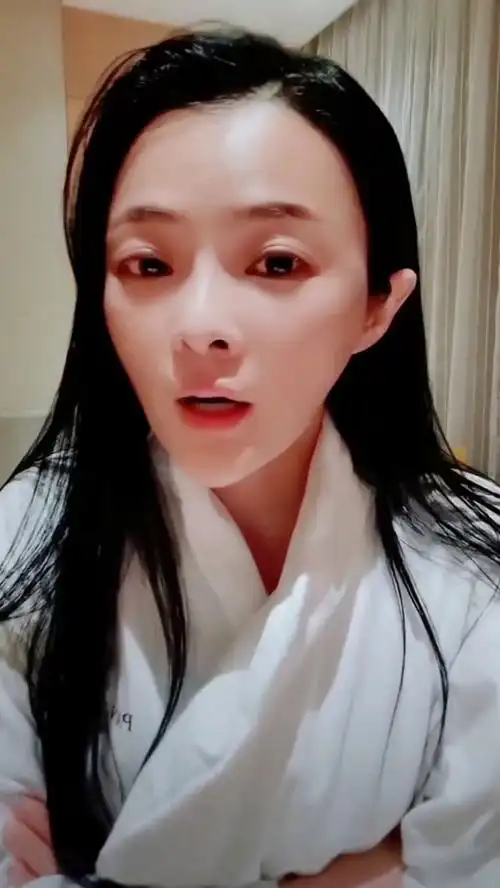 歌手唐薇与电商因利益发生纠纷到底是谁在说谎