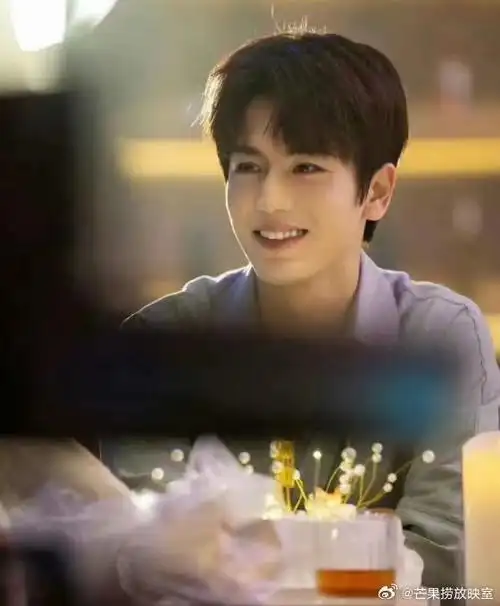 又是谁被张凌赫电话叫醒了#张凌赫每次都能精准撩到粉丝的心弦,沾次