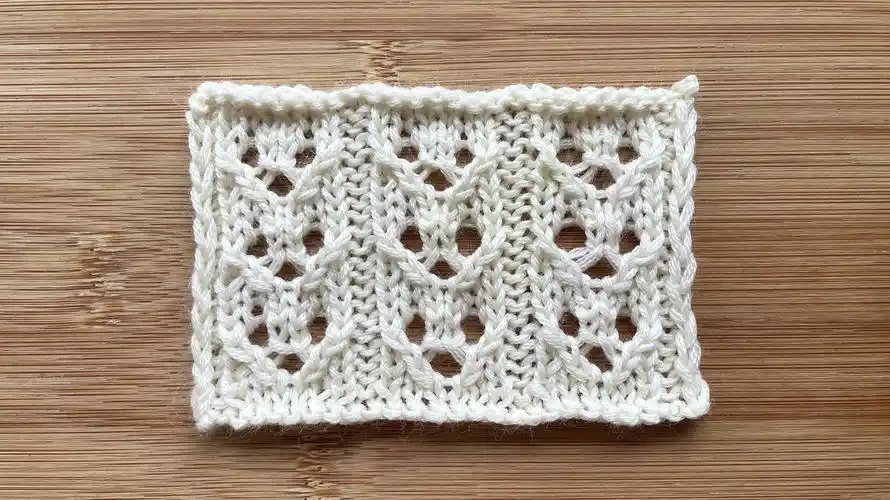 简单实用的镂空v字花样,立体感比较强,织开衫很大方编织视频