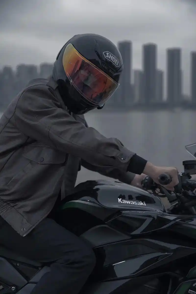 机车摄影#机车男孩骑士 #痞帅 #爱机 - 抖音