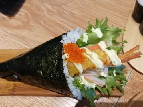 天妇罗炸虾手卷,19元,内容很丰富.