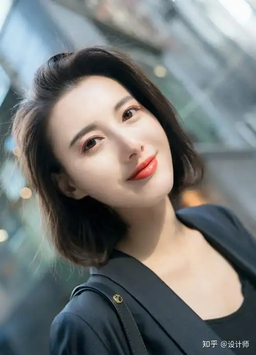 女生自拍姿势自拍照的12种方式比起剪刀手美10倍