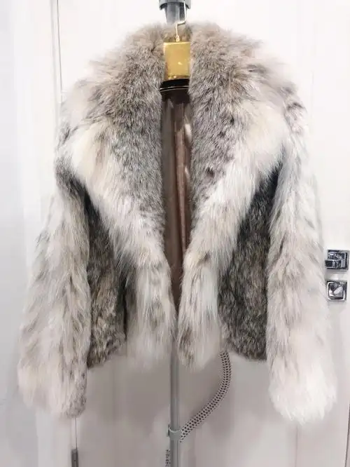 高奢天然豹点93皮草外套,衣长60厘米,胸围106厘米,皮毛饱满斑点清晰