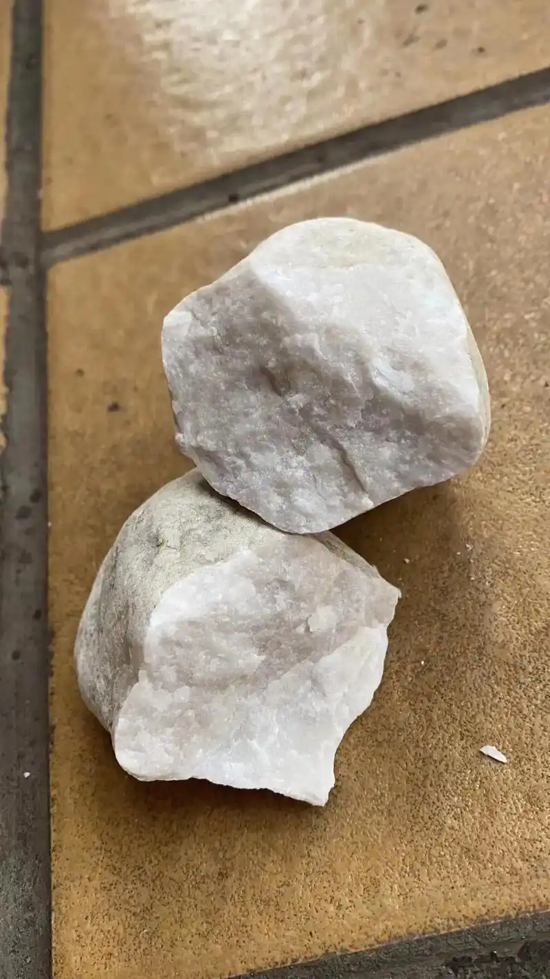 收购白石头,或者含锂的石头.按照市场价格出,货源稳定的可以联 - 抖音