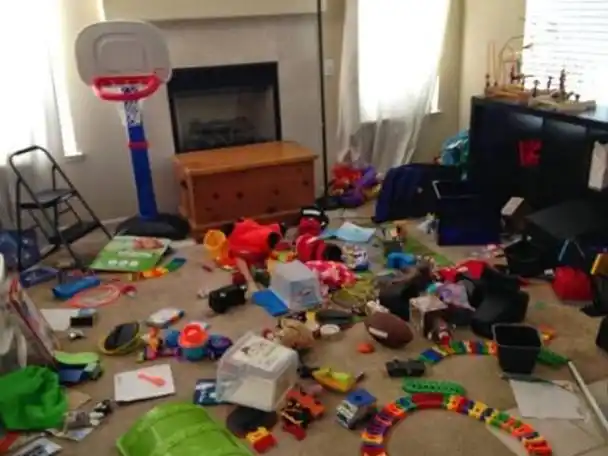 孩子总爱乱扔玩具,越说扔的越厉害,2个方法帮孩子改掉