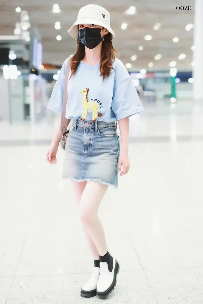 李沁 #机场穿搭 #口罩挡住你的脸挡不住你微笑的眼 #气质 - 抖音