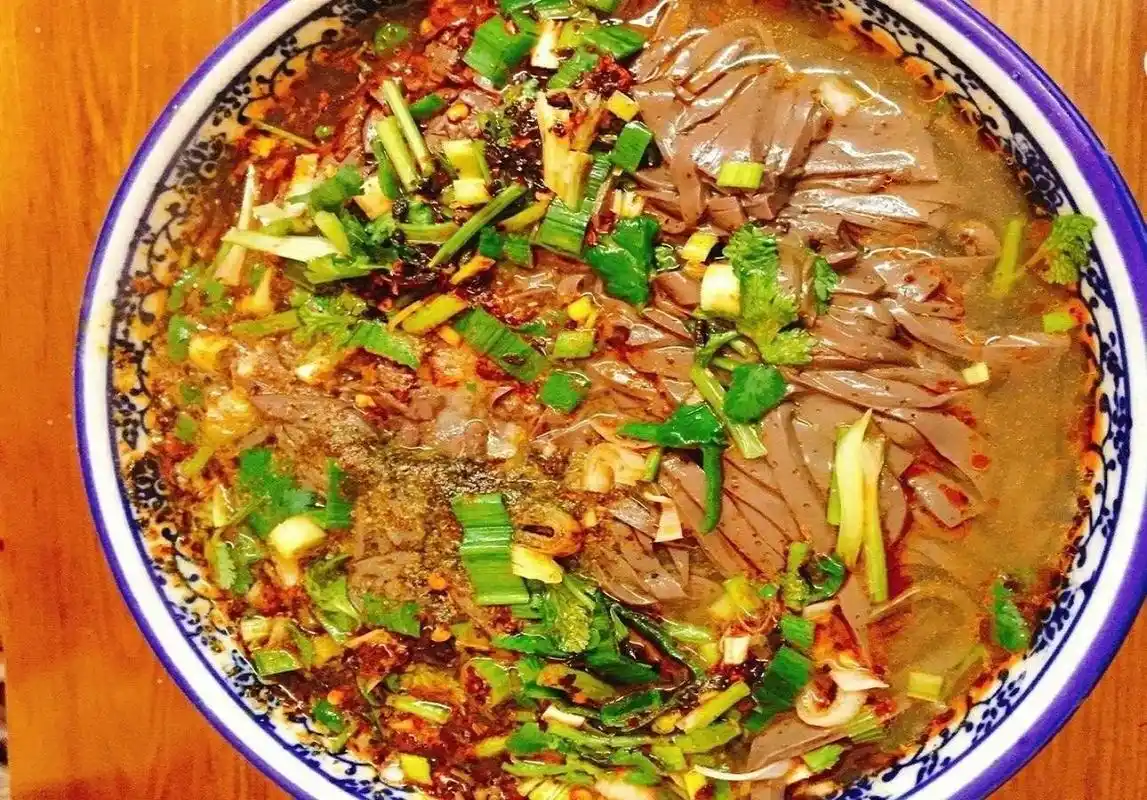 西安春发生:百年老字号,养生美食,粉汤羊血,适合口味淡的人
