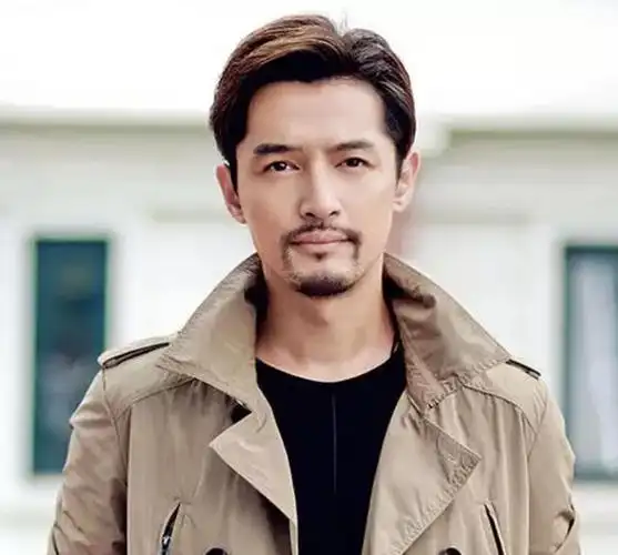 盘点娱乐圈留胡子造型的男星胡歌有型吴秀波有魅力他最硬汉