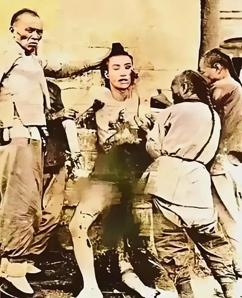 他因对清政府预备的"立宪"骗局深感愤恨,准备瞅准