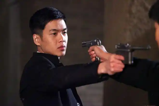 黑狐方天翼俞梅乱世之下矢志不渝的动人情感