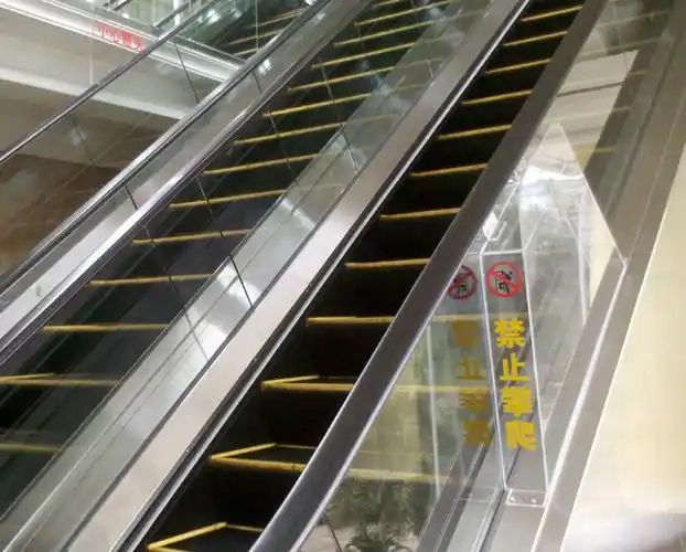 品牌厂家 倒v型 扶梯防攀爬 亚克力防攀爬装置