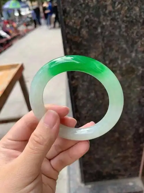 557圈帝王绿圆镯