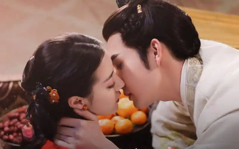 【 b>迪丽热巴 /b>x b>张彬彬 /b>】【吻戏合集】霸道撩拨强吻痴缠