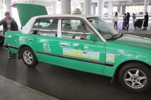 到香港迪士尼是(往新界的士)绿色计程