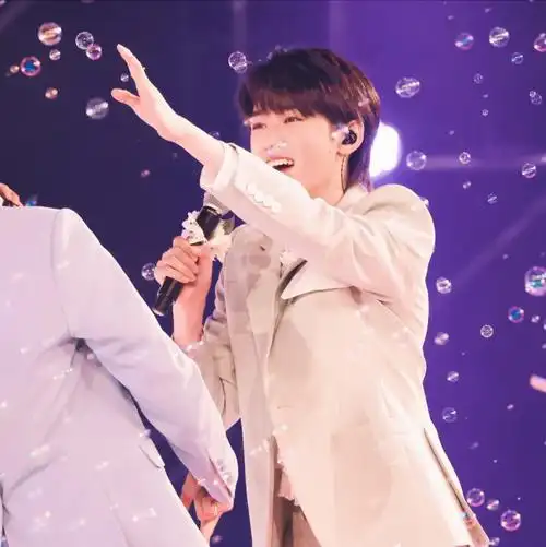 文轩.刘耀文宋亚轩.自截头像拿图评论.