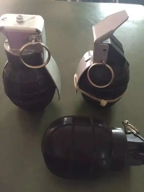 82-2式声光烟手雷 82-2模拟声光烟手雷