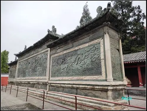 襄阳:襄王府"国五文保"绿影壁(襄阳五日行13)