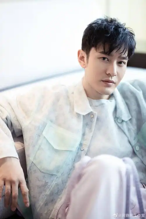 原创黄晓明变了从明学家变身世界一级端水大师卑微极了