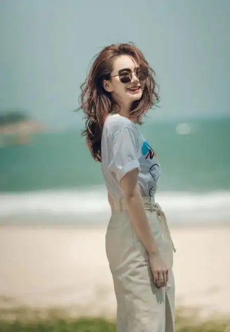 戚薇个人资料(35岁的戚薇,结婚7年,是5岁孩子的妈妈,也是"精致女神")