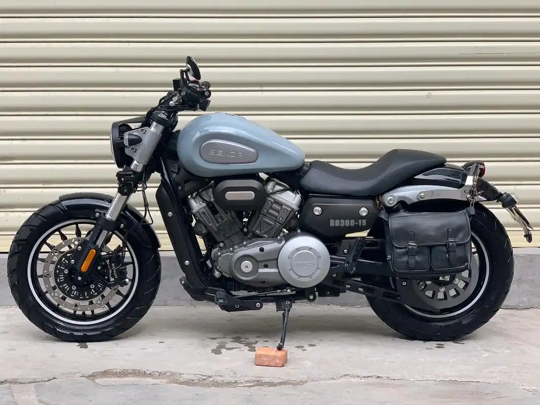 奔达金吉拉300(abs) 品牌:奔达(国四) 车型:金吉拉300(abs) 年份:2021