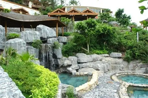 清远英德奇洞温泉小镇